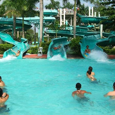 Mabalacat Fontana Hotel And Villas - Fontana Hot Spring Leisure Parks מראה חיצוני תמונה