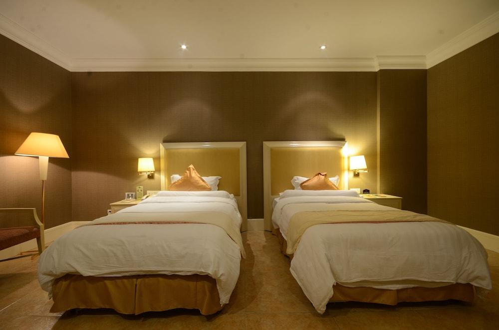 Mabalacat Fontana Hotel And Villas - Fontana Hot Spring Leisure Parks מראה חיצוני תמונה